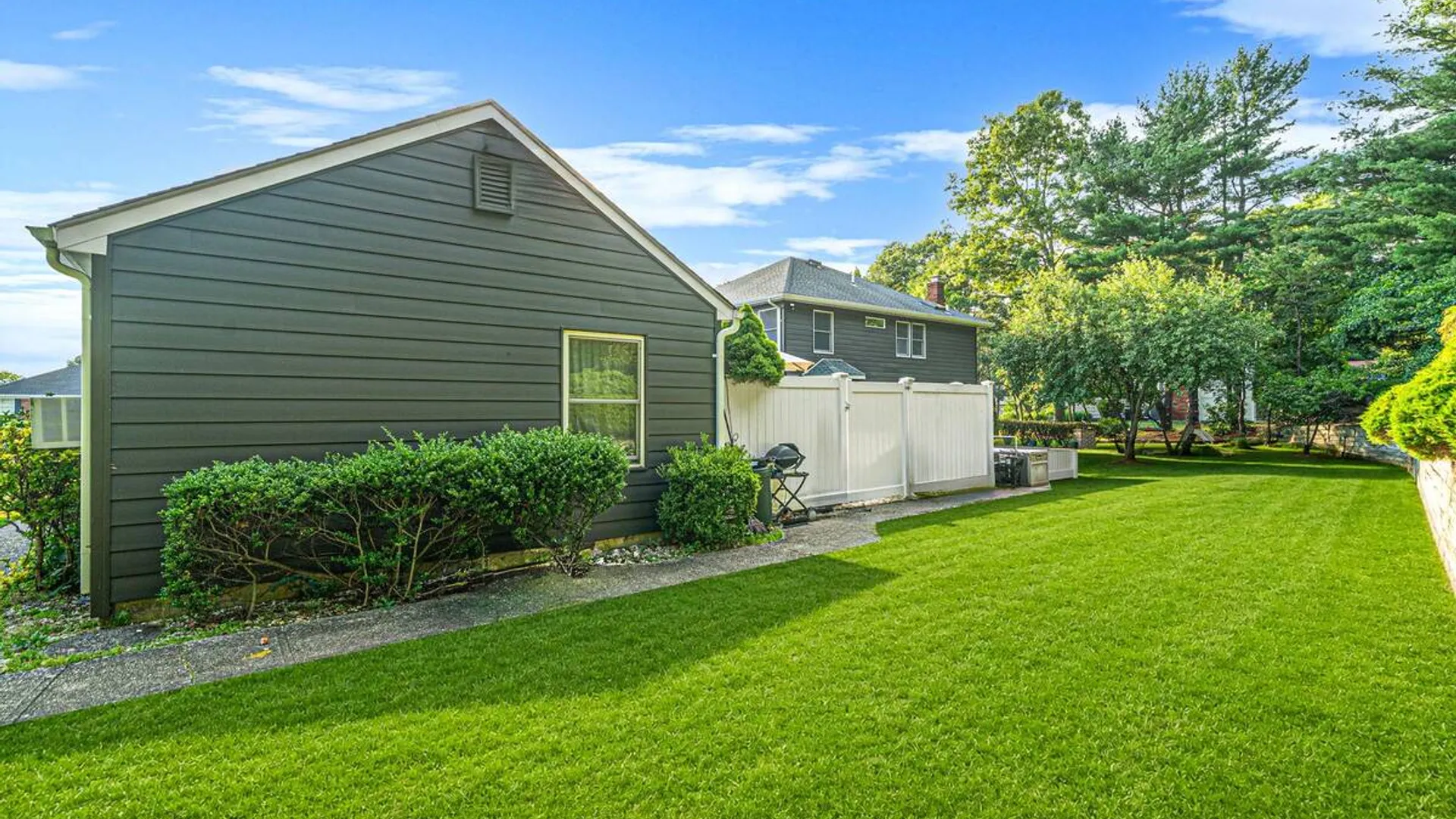 Property at 10 Springmeadow Drive, Kings Park, NY 11754 43