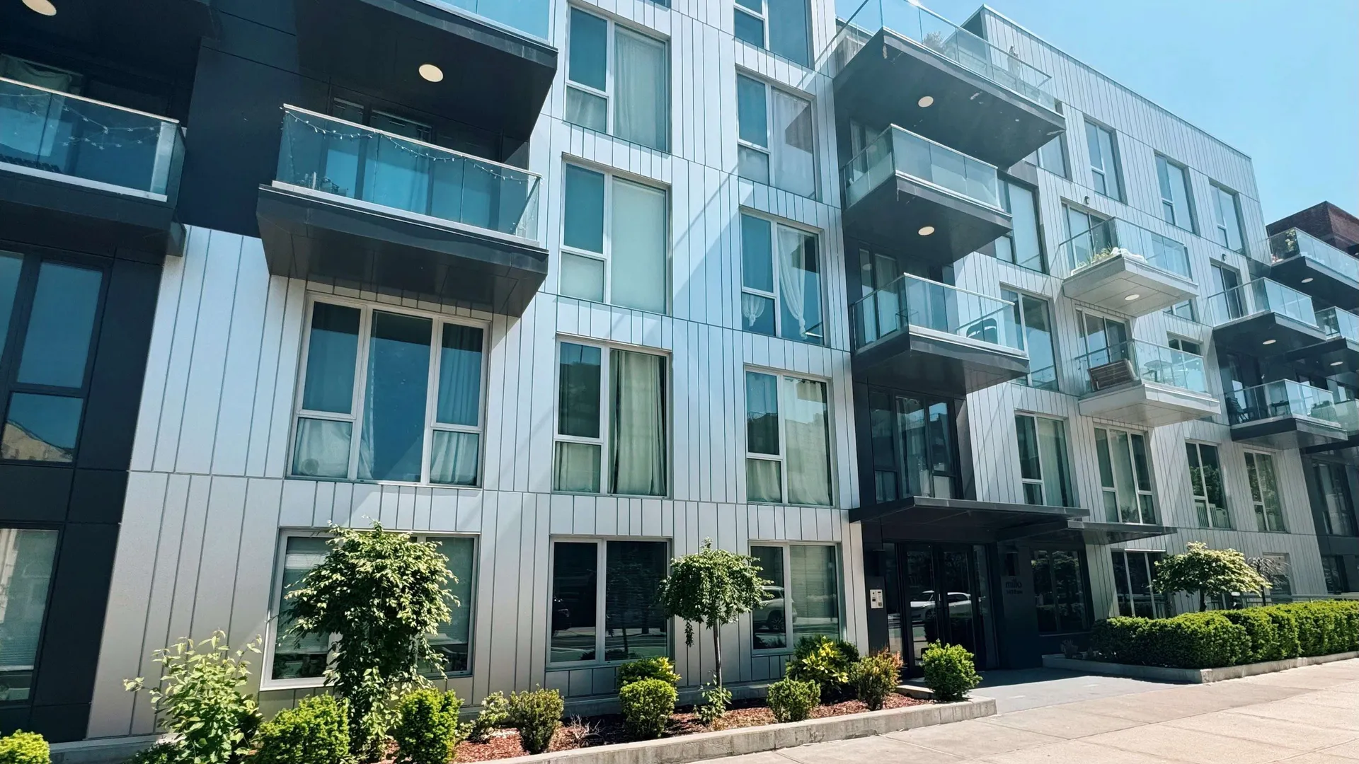 Property at 14 -33 31st Ave, Queens, NY 11106 9