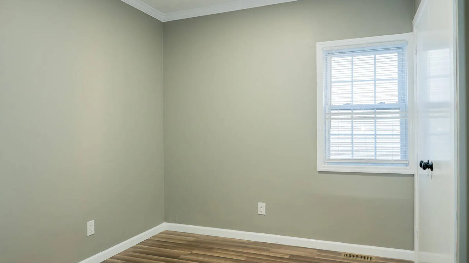 Property at 1016 Strong Street, Schenectady, NY 12307 7