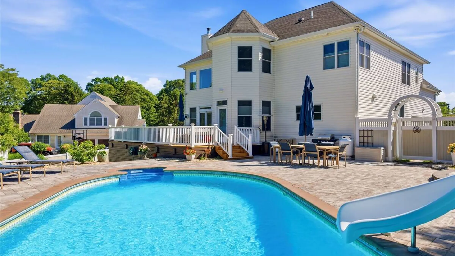 Property at 47 Grassland Circle, Mount Sinai, NY 11766 36