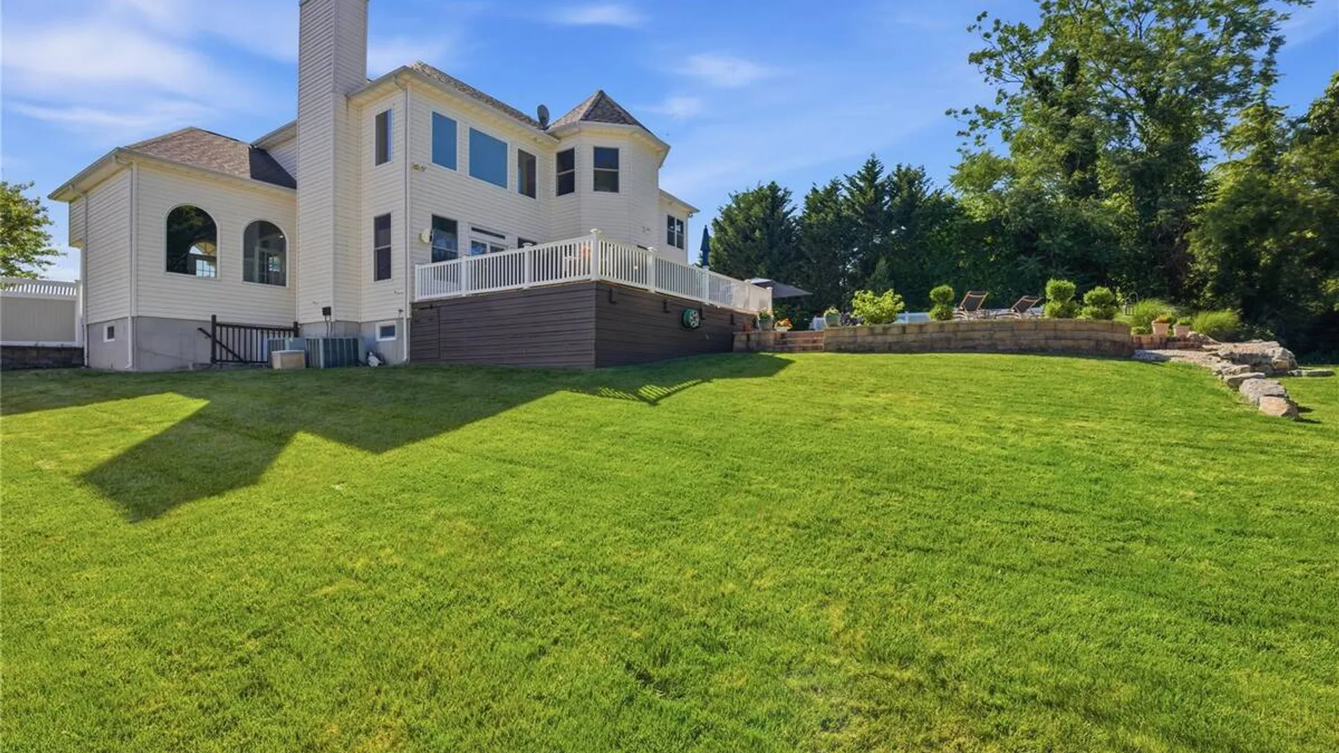 Property at 47 Grassland Circle, Mount Sinai, NY 11766 40