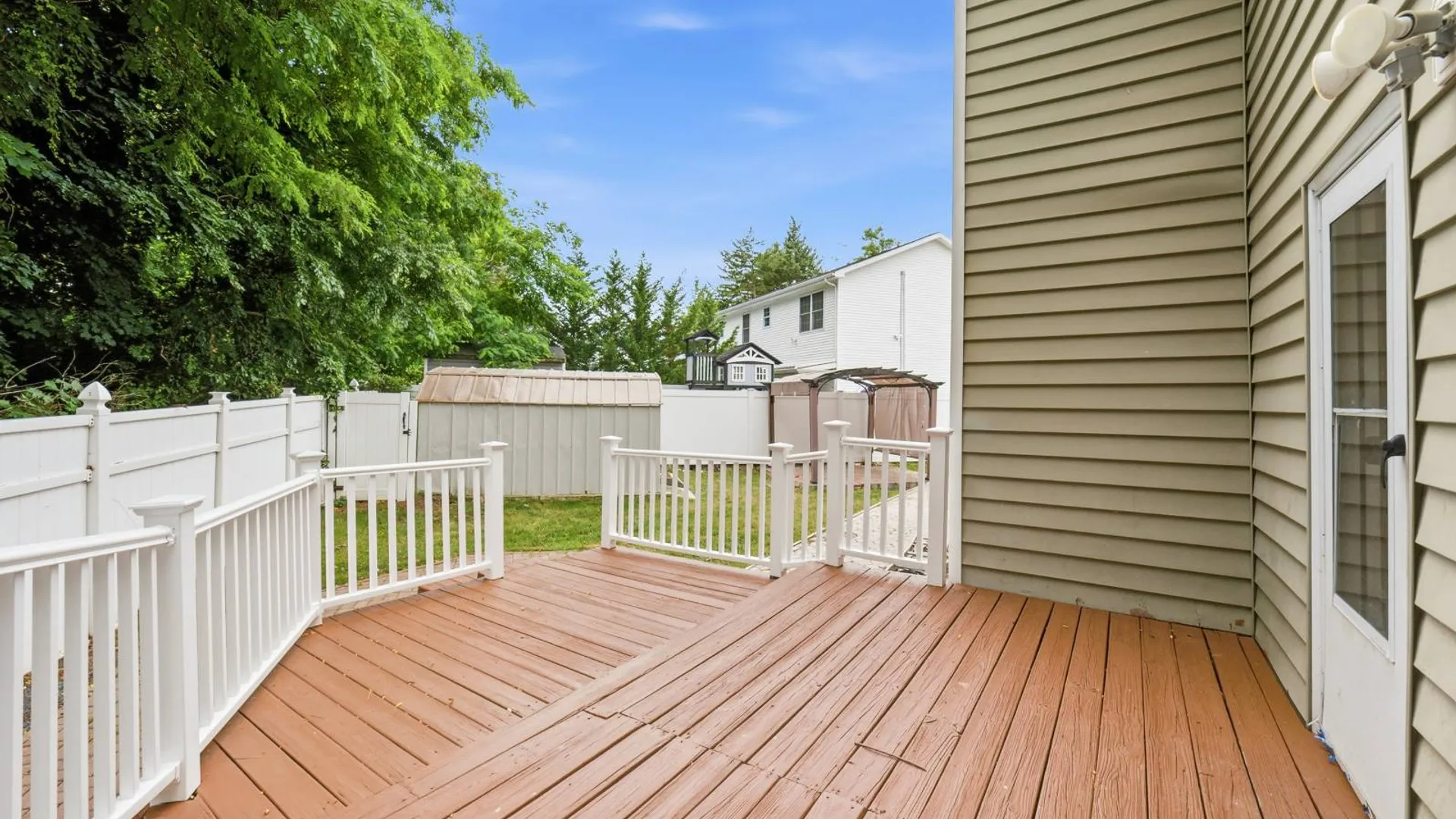 Property at 14 NEVADA RD, West Babylon, NY 11704 19