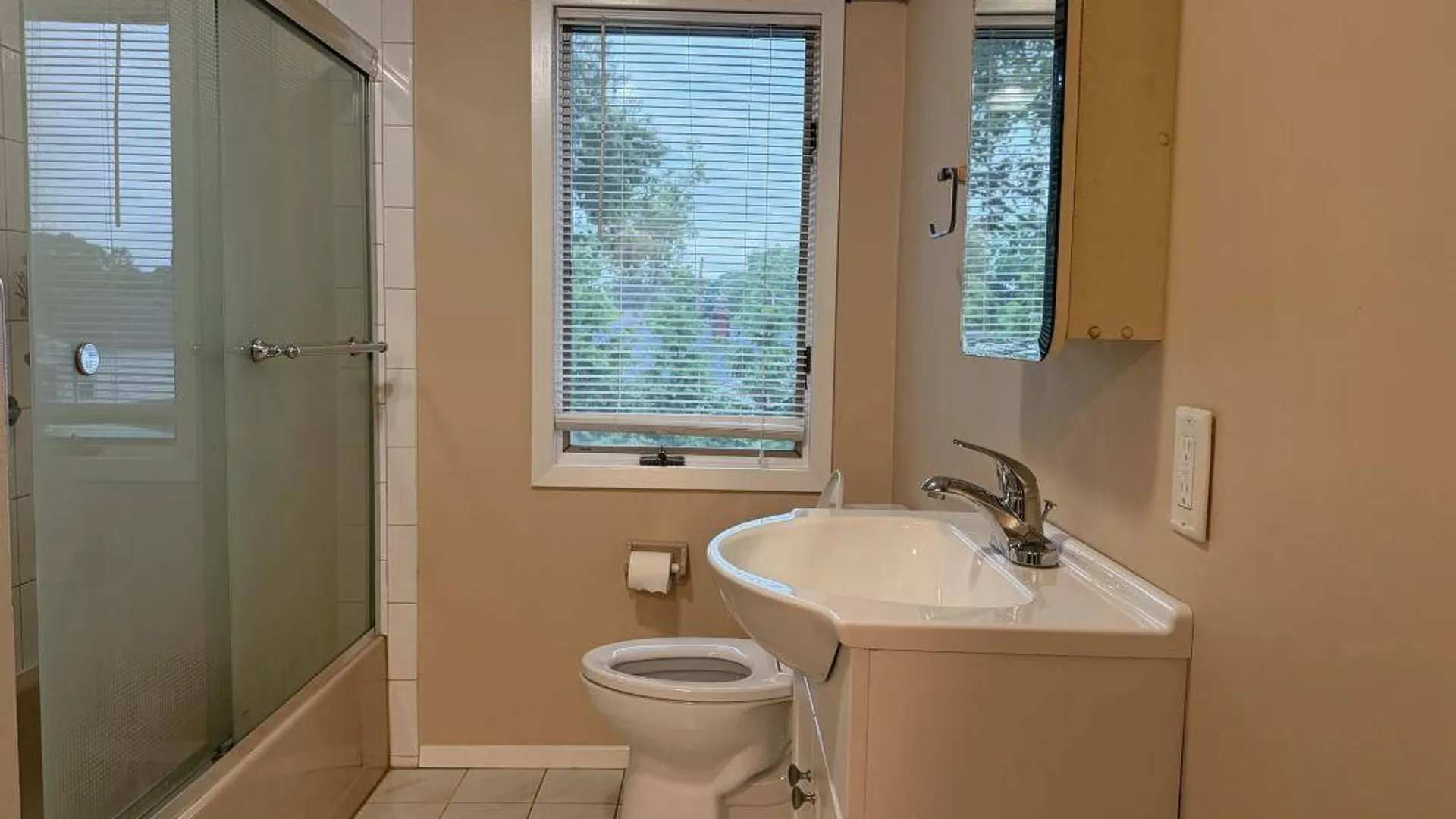Property at 508 N. Broome Avenue, Lindenhurst, NY 11757 10