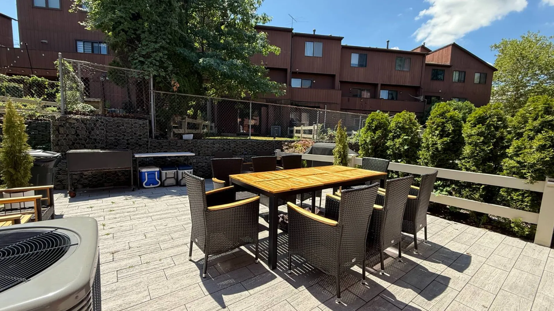 Property at 15 Gateway Dr, Staten Island, NY 10304 21