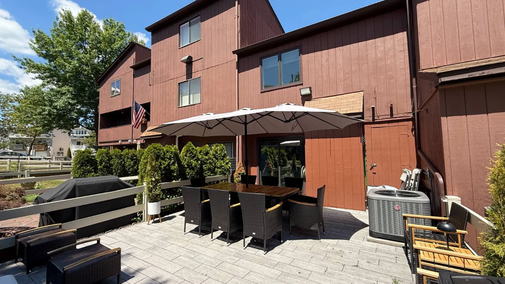 Property at 15 Gateway Dr, Staten Island, NY 10304 23
