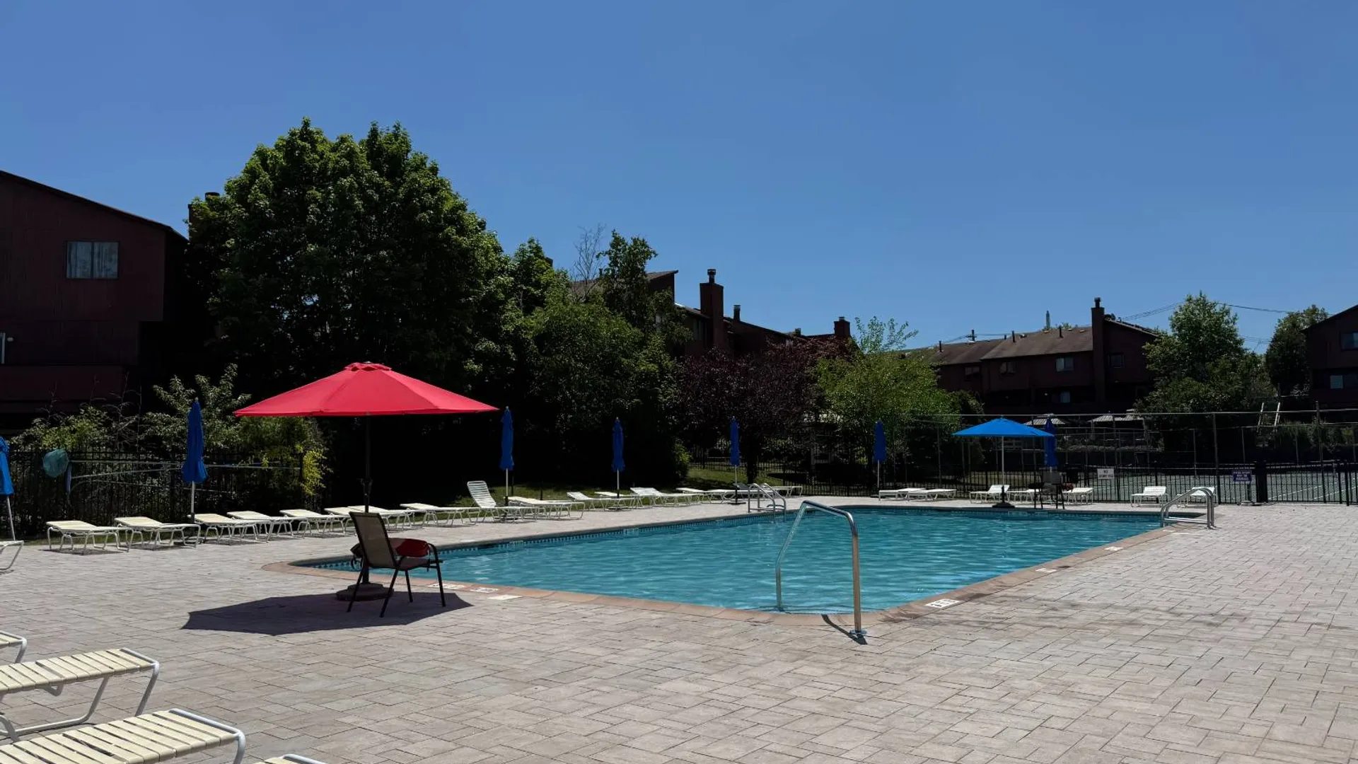 Property at 15 Gateway Dr, Staten Island, NY 10304 24