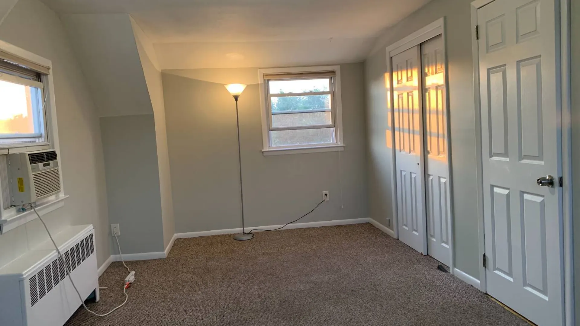 Property at 392 Sherbrooke Rd, Lindenhurst, NY 11757 4