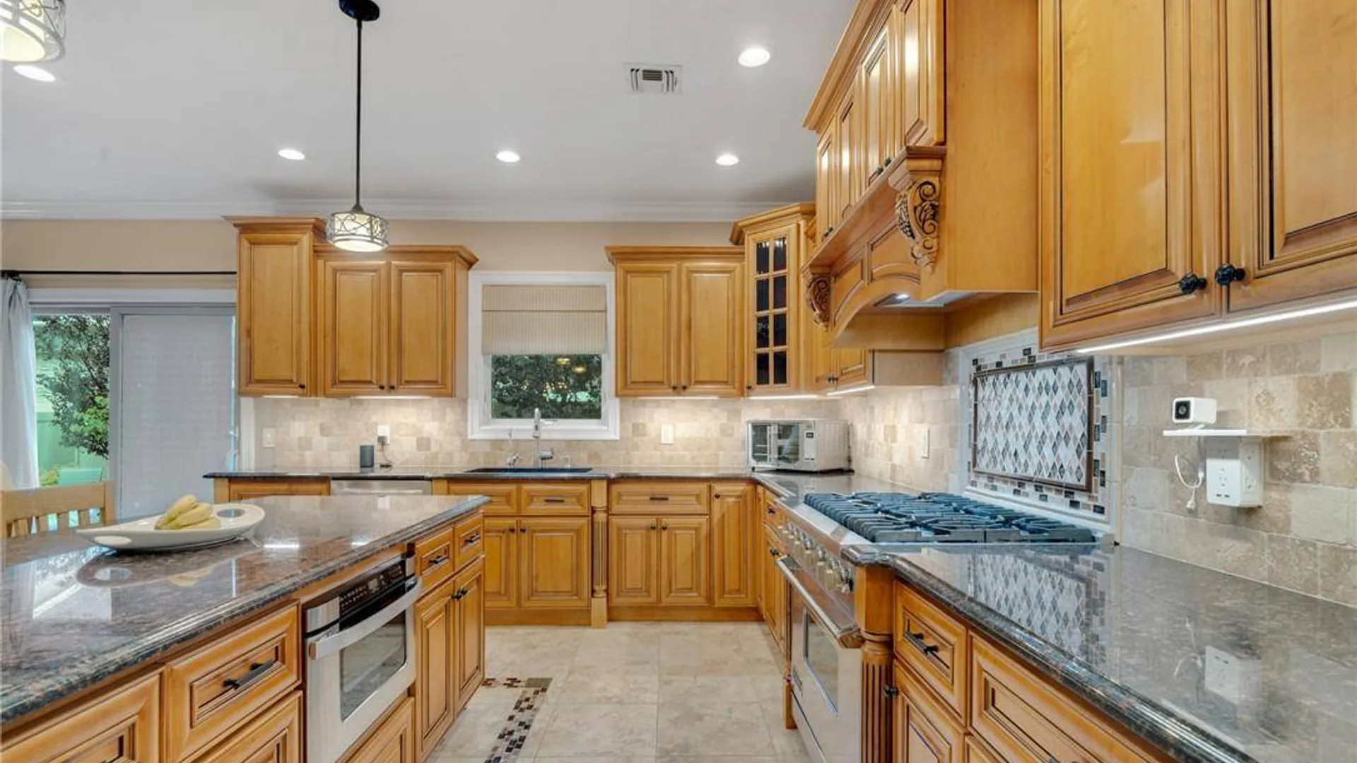 Property at 22 Cheshire Pl, Staten Island, NY 10301 10