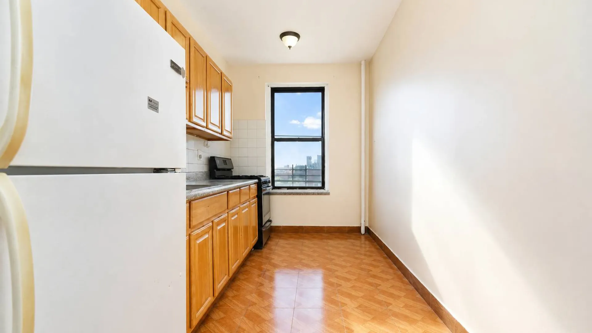 Property at 303 Ave P, Brooklyn, NY 11204 10