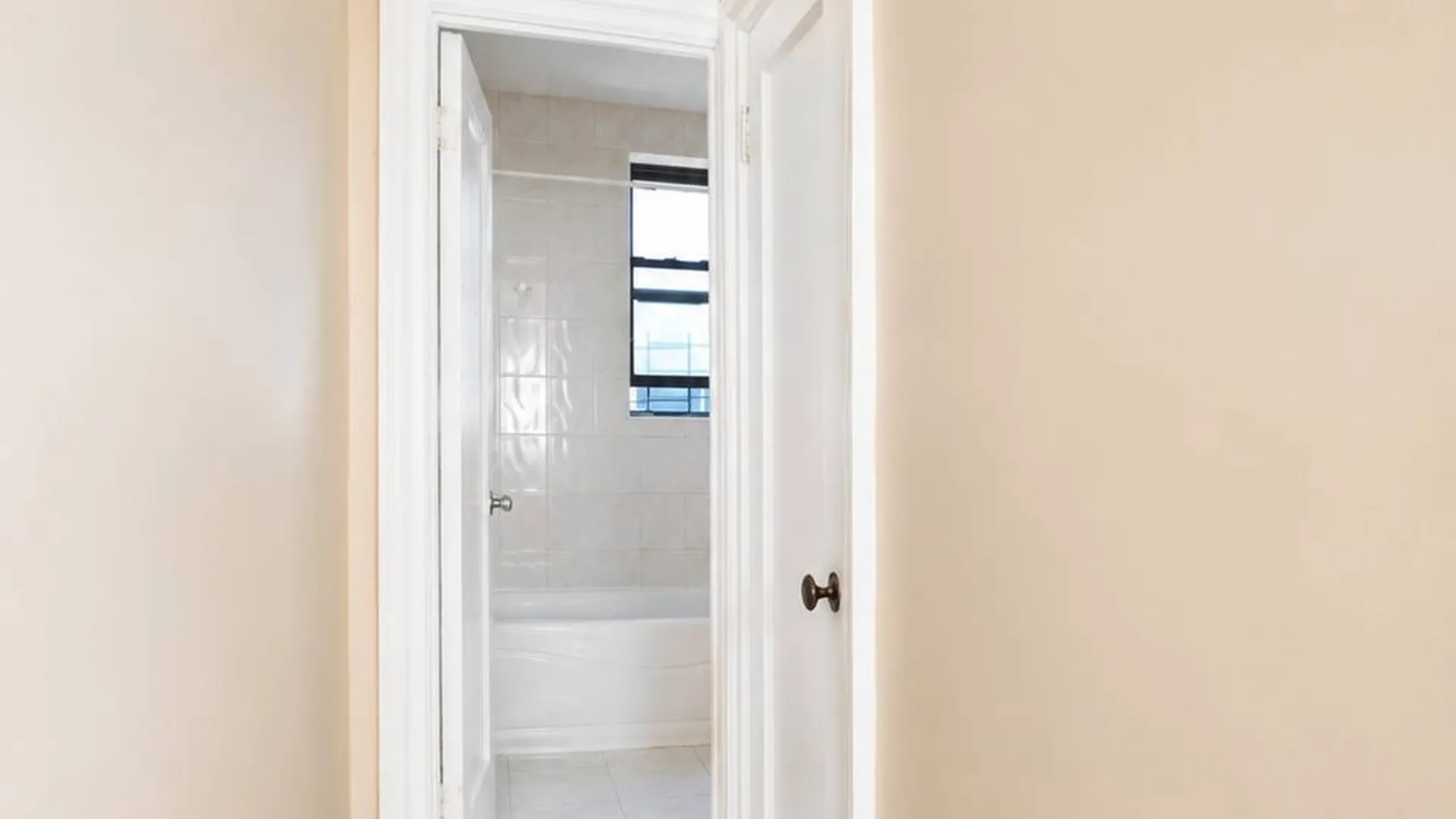 Property at 303 Ave P, Brooklyn, NY 11204 10