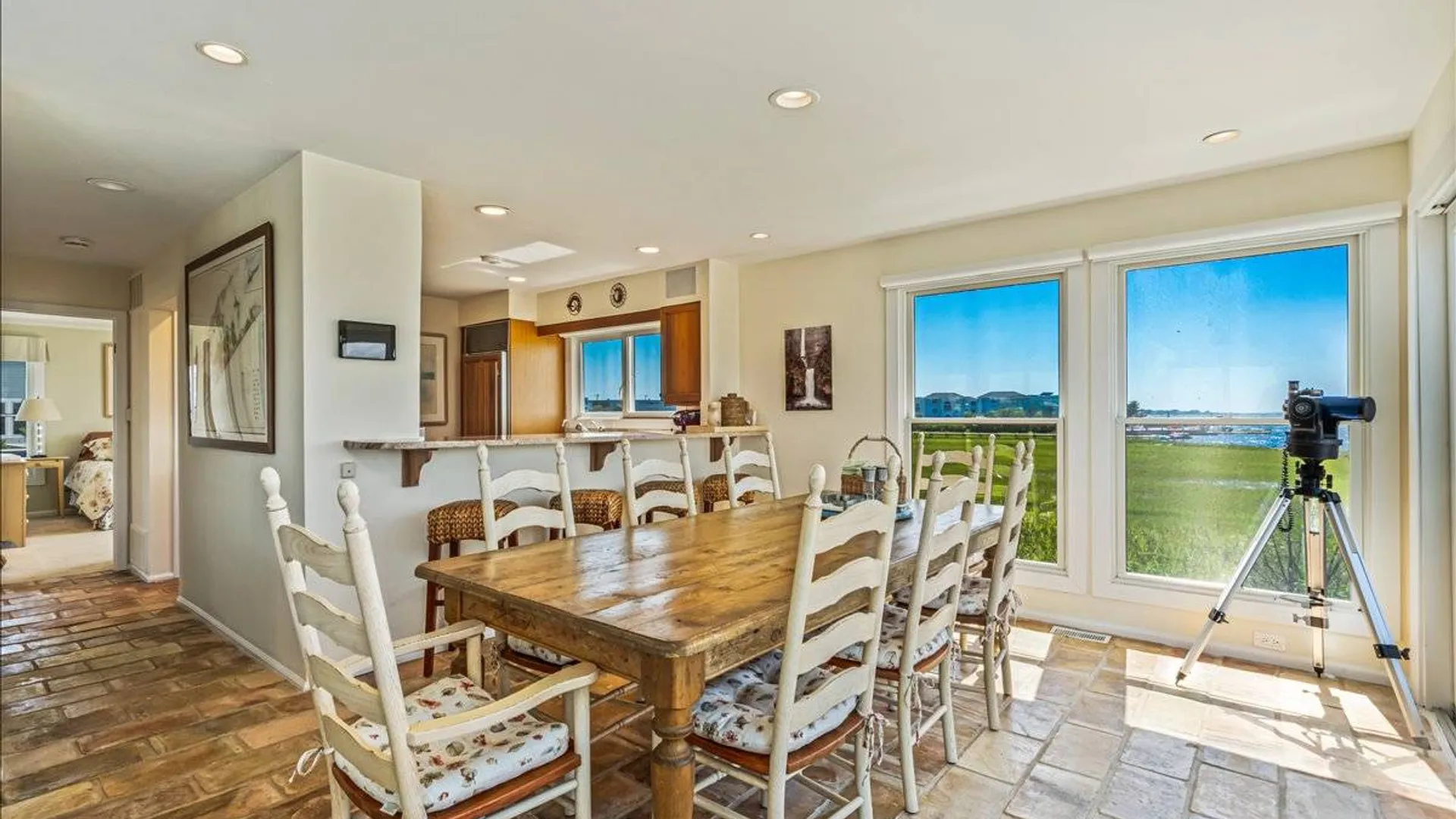 Property at 556 DUNE RD, Westhampton, NY 11977 9