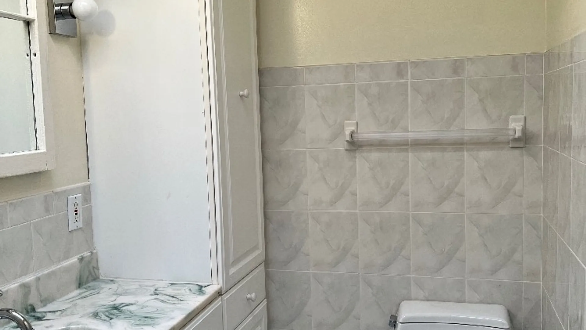 Property at 3 Washington ave, Schenectady, NY 12305 8