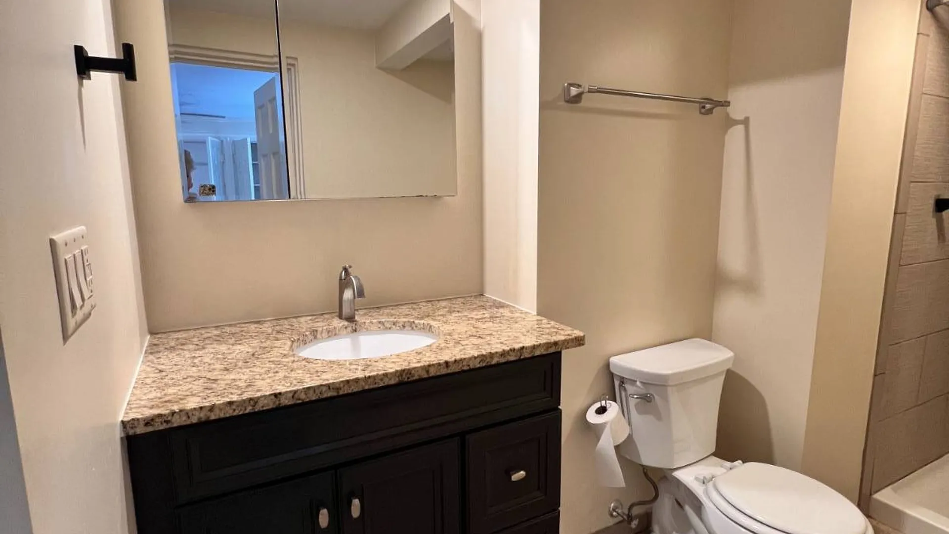 Property at 10 Washington Ave, Schenectady, NY 12305 10