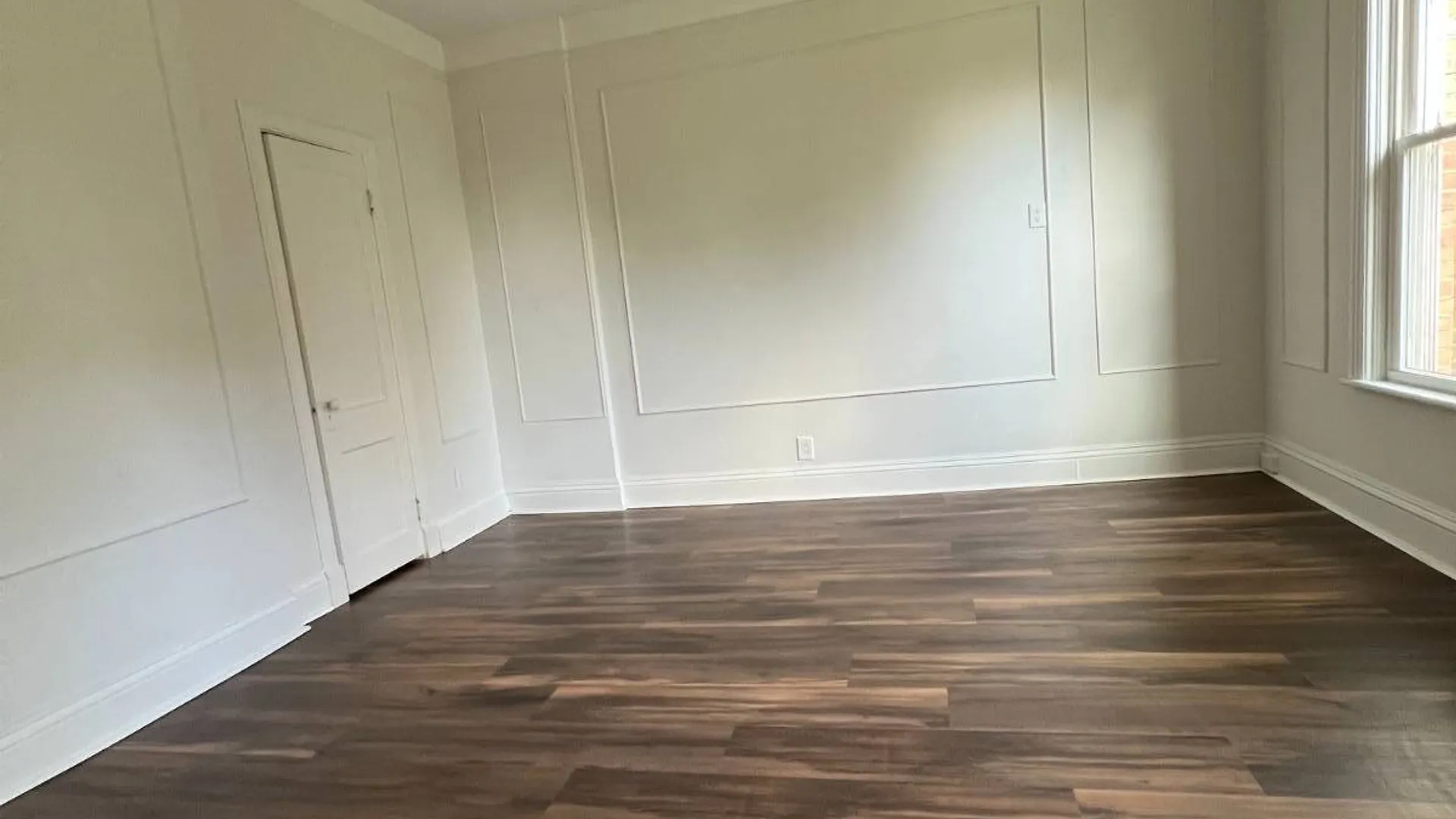 Property at 10 Washington Ave, Schenectady, NY 12305 5