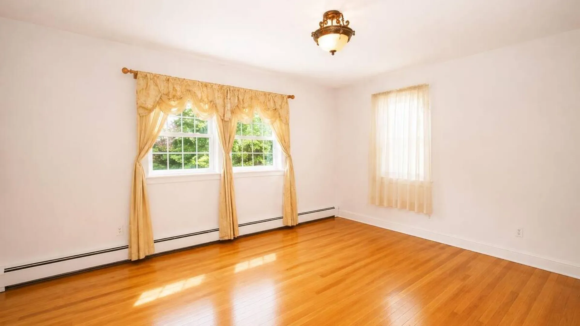 Property at 12 Princeton Drive, Dix Hills, NY 11746 14