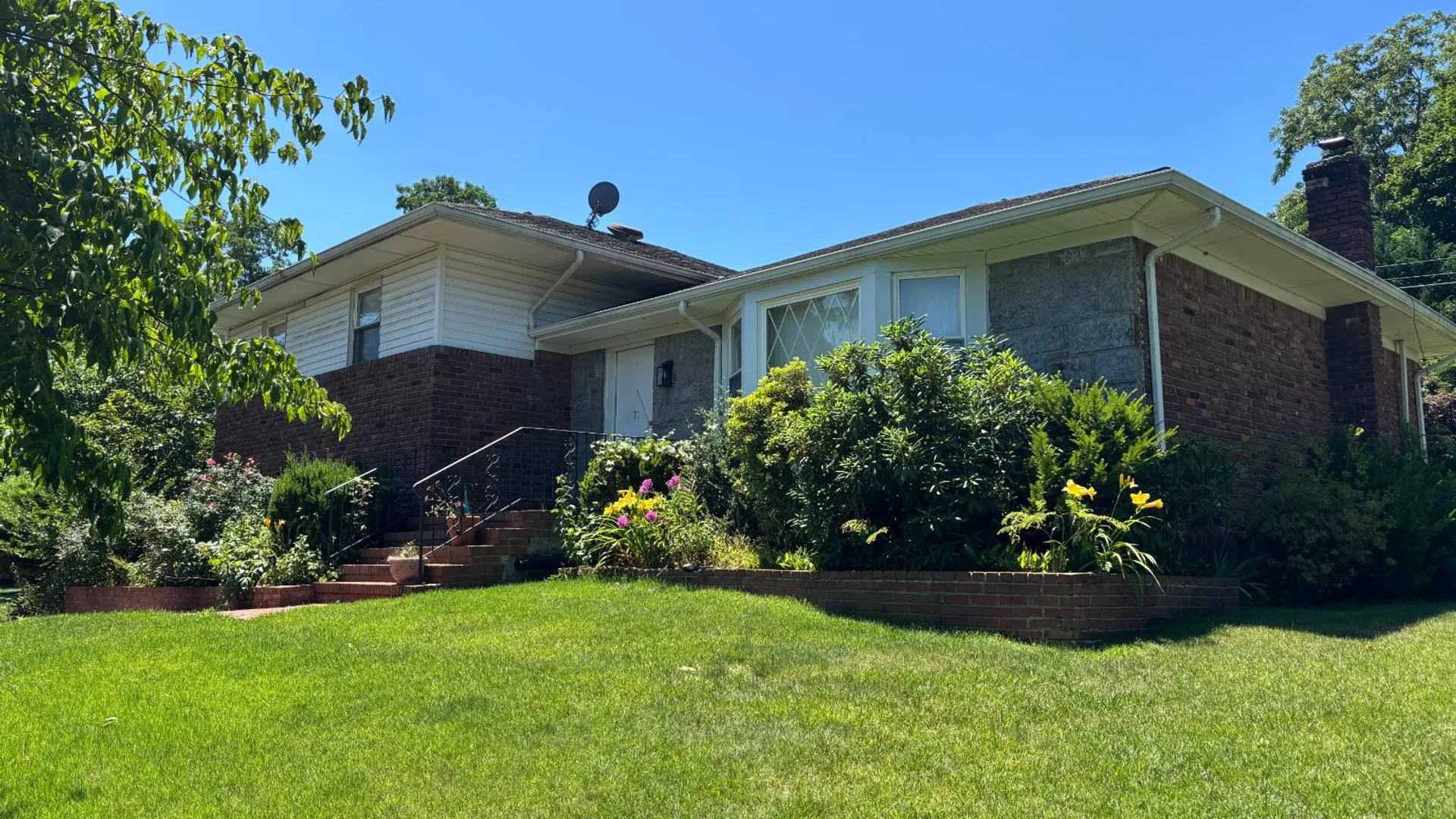 Property at 71 Willits rd, Glen Cove, NY 11542 2