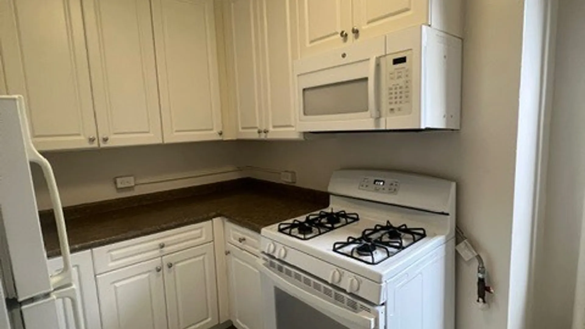 Property at 625 Gramatan Ave, Mt. Vernon, NY 10552 4