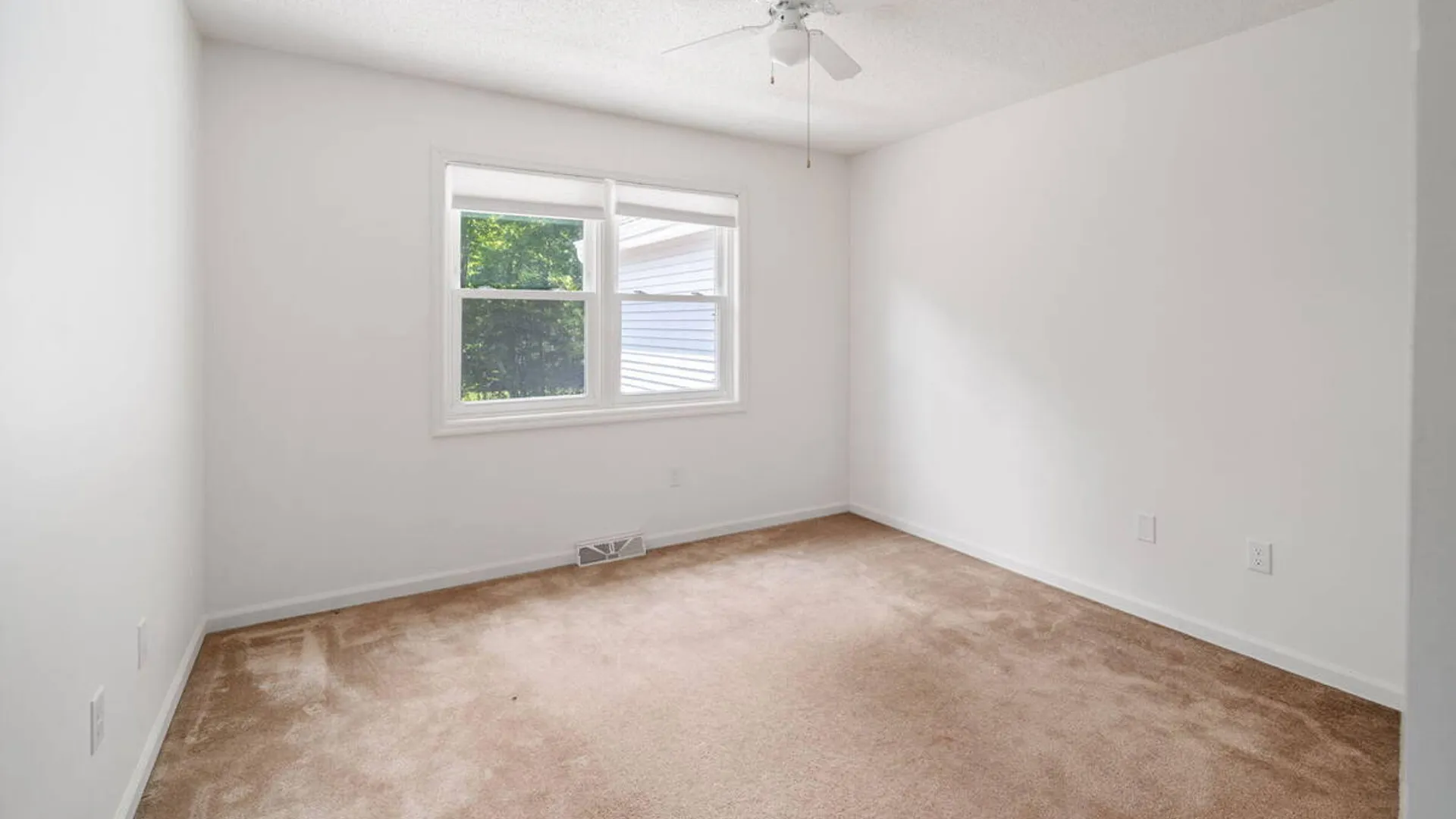 Property at 41 Westbury Court, Clifton Park, NY 12065 32