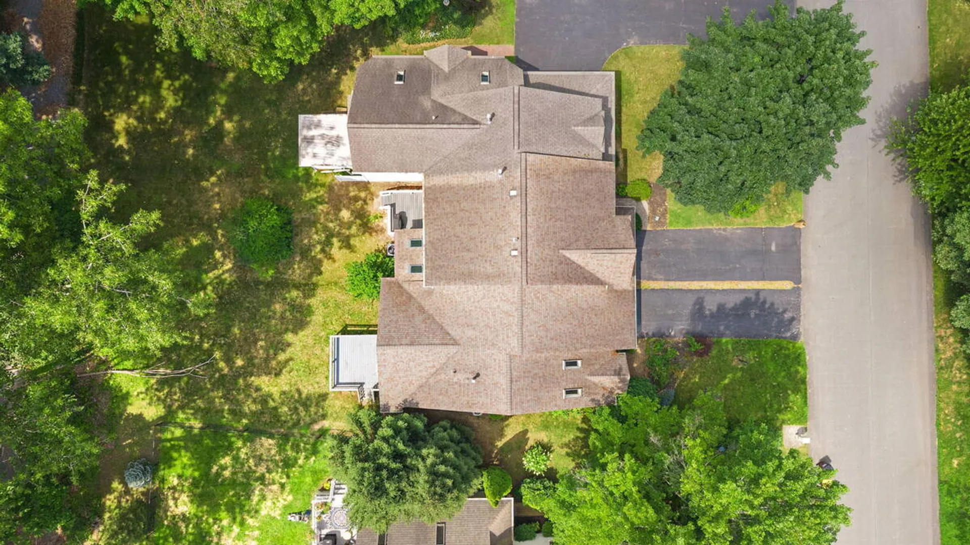 Property at 41 Westbury Court, Clifton Park, NY 12065 46