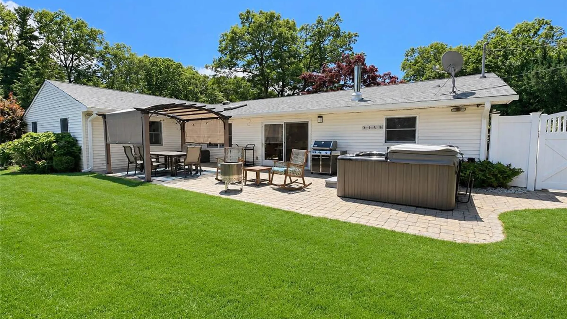 Property at 15 Seabrook Lane, Stony Brook, NY 11790 26