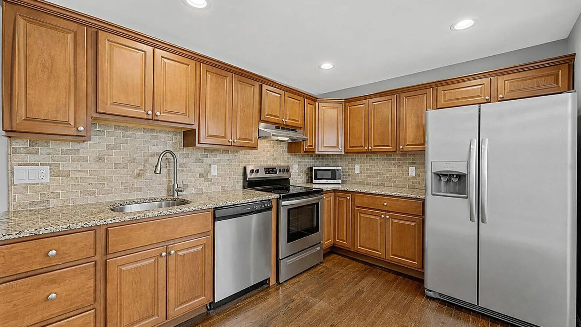 Property at 3010 Sipp Avenue, Medford, NY 11763 9