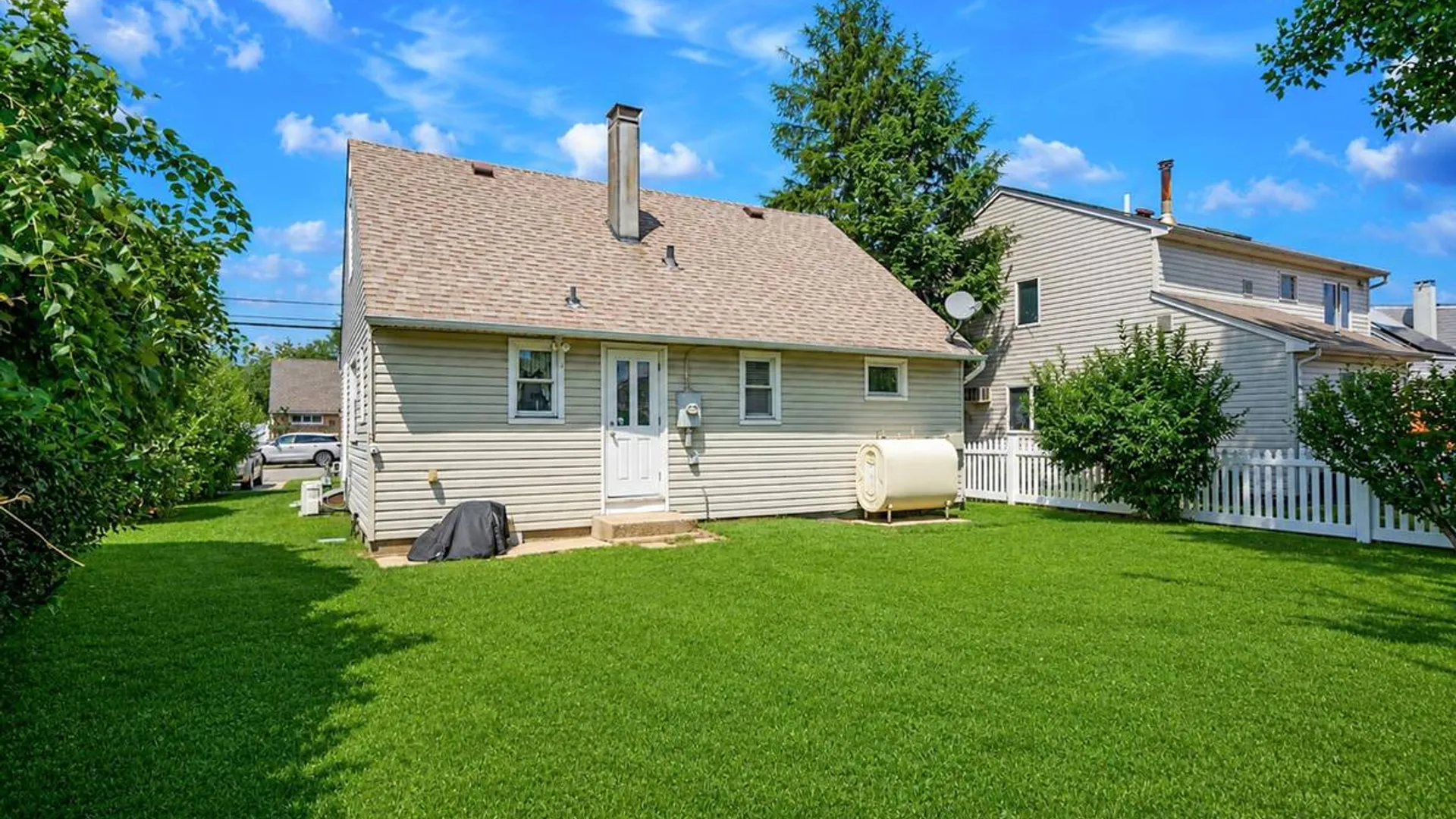 Property at 112 Franklin Place, Massapequa, NY 11758 4