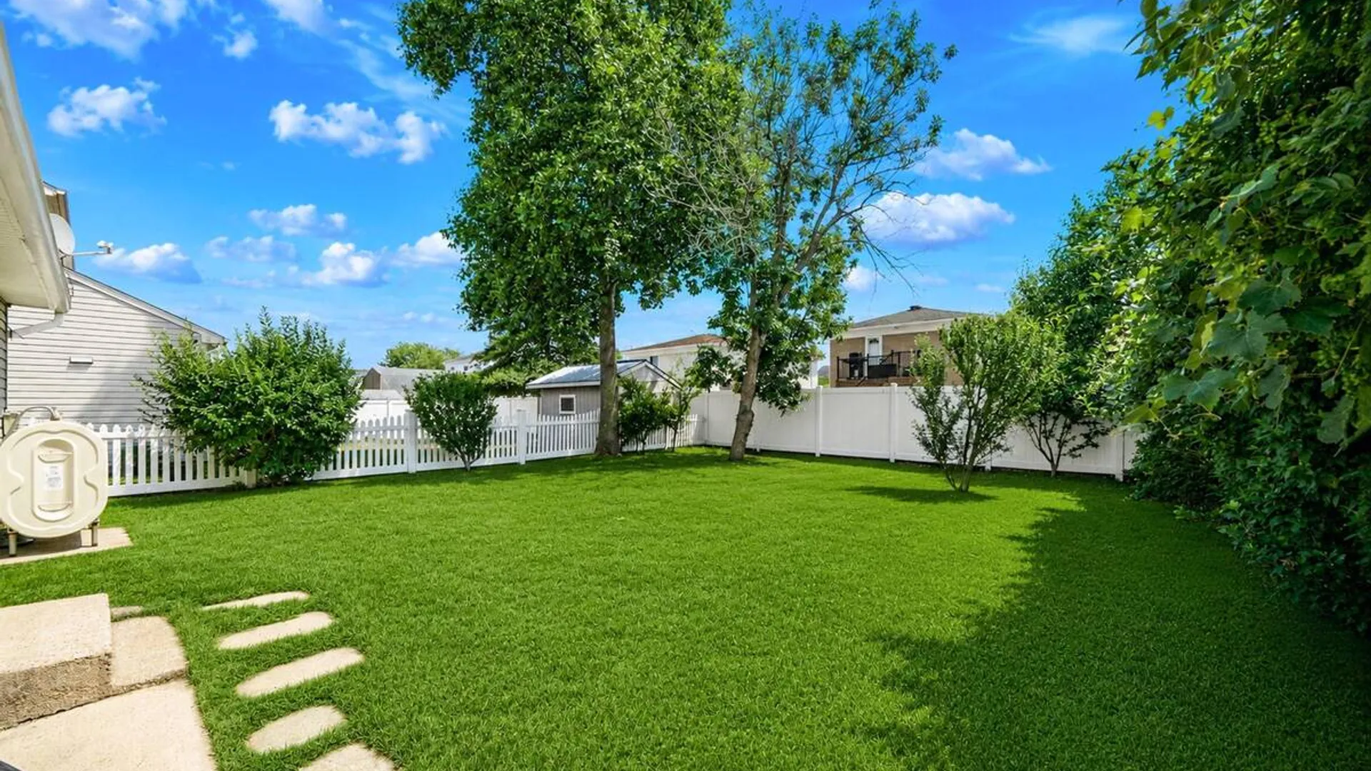 Property at 112 Franklin Place, Massapequa, NY 11758 6