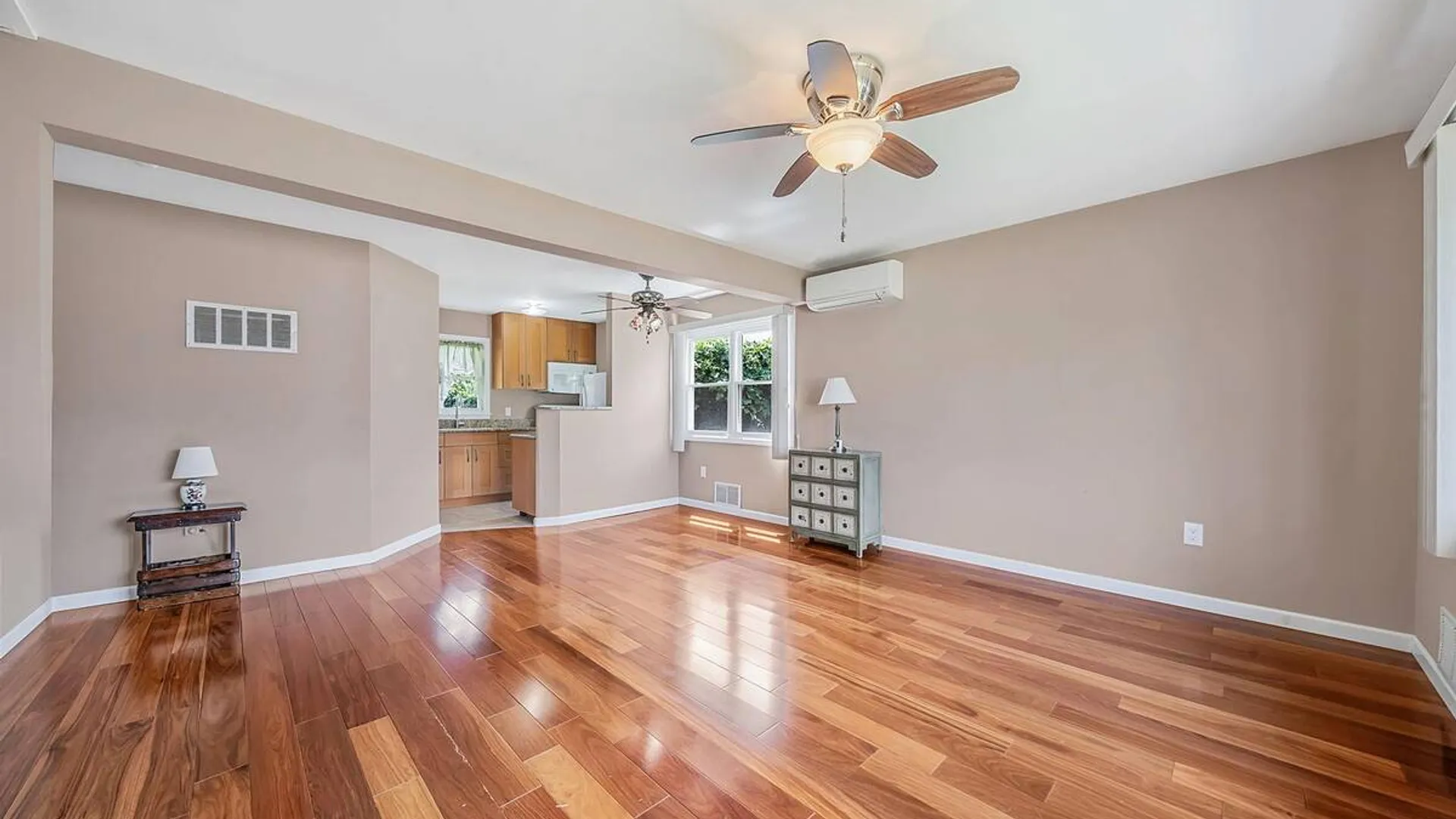 Property at 112 Franklin Place, Massapequa, NY 11758 9