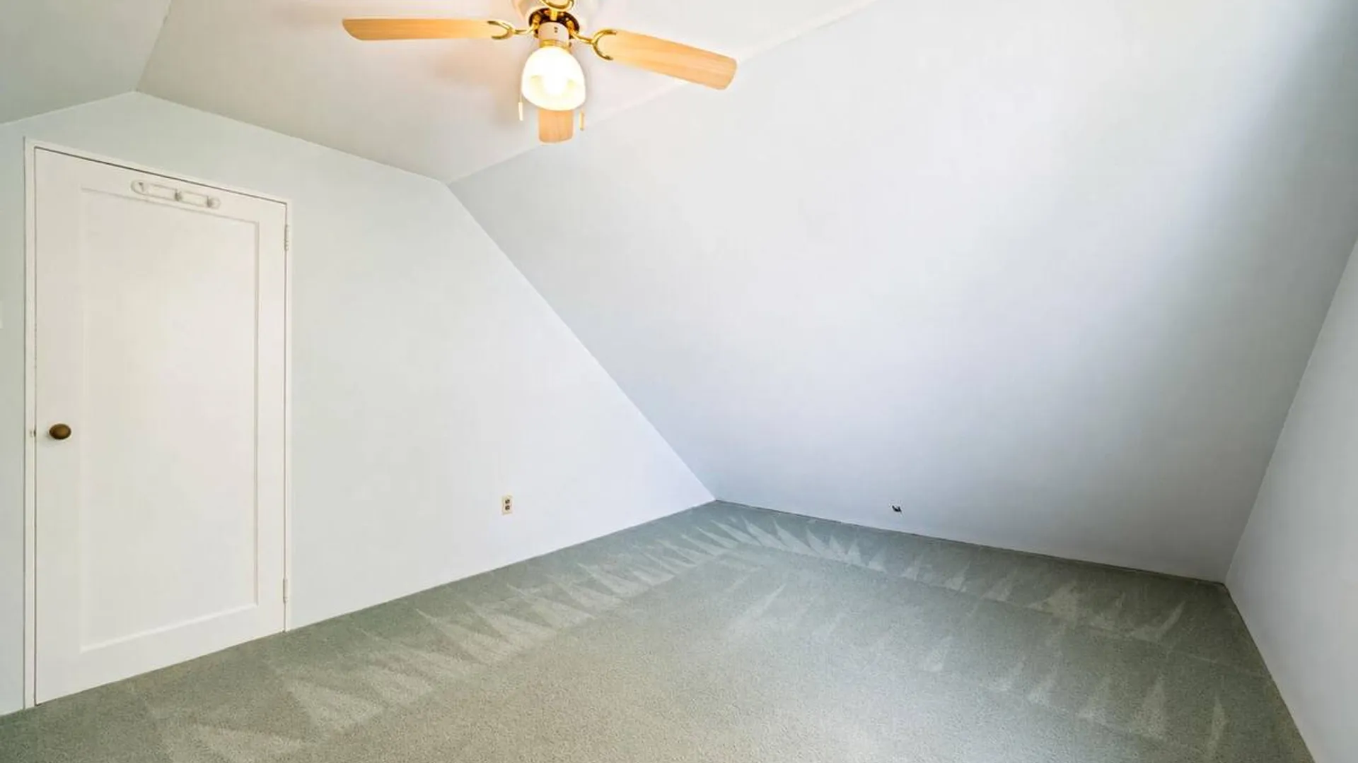 Property at 112 Franklin Place, Massapequa, NY 11758 17