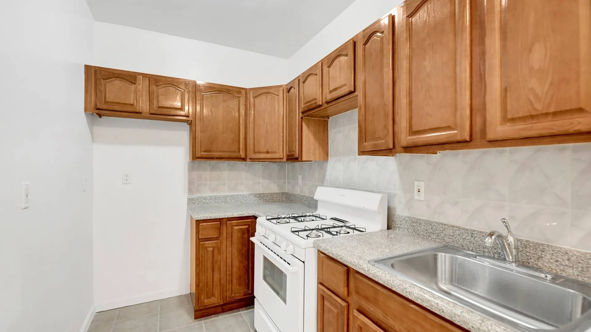 Property at 897 Empire Blvd, Brooklyn, NY 11213 6