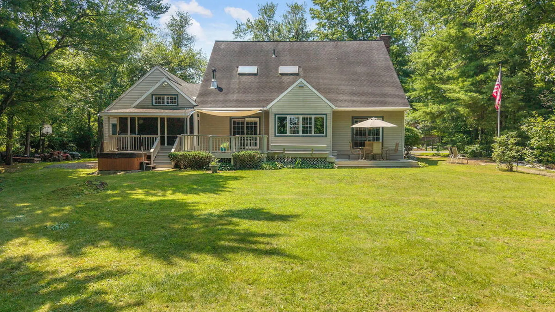 Property at 141 Pine Street, North Greenbush, NY 12144 64