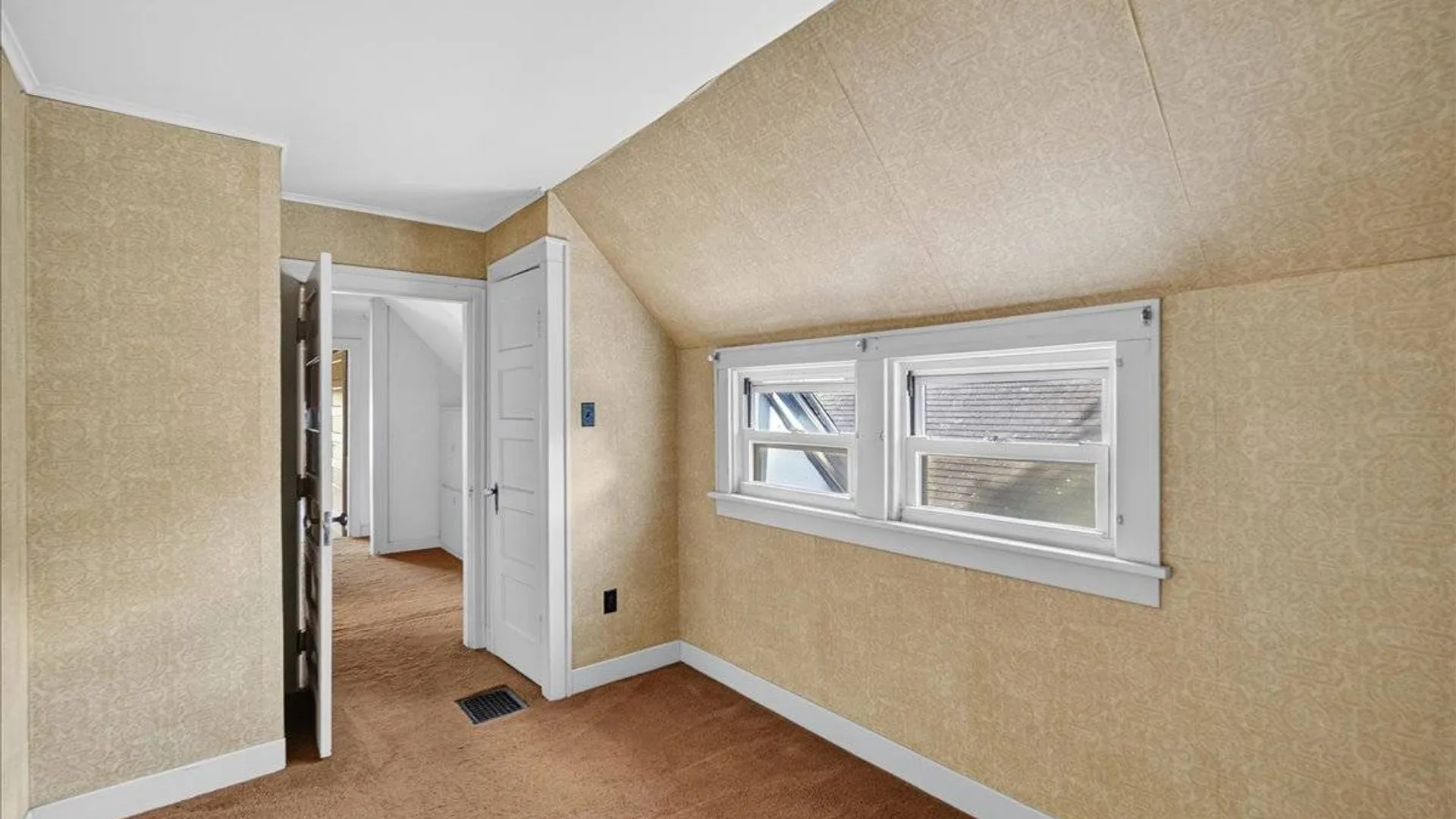 Property at 1006 Union St, Schenectady, NY 12308 52