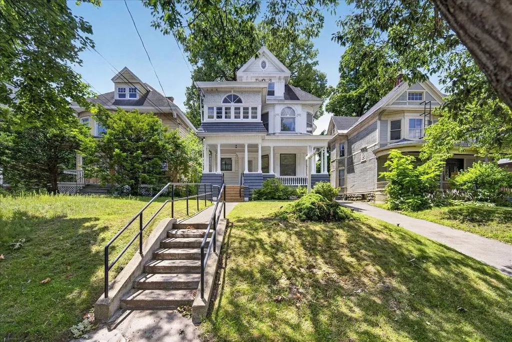 Property at 1006 Union St, Schenectady, NY 12308