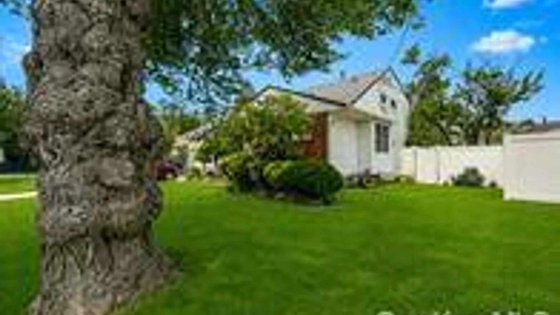 Property at 27 Ventura Drive, North Babylon, NY 11703 3