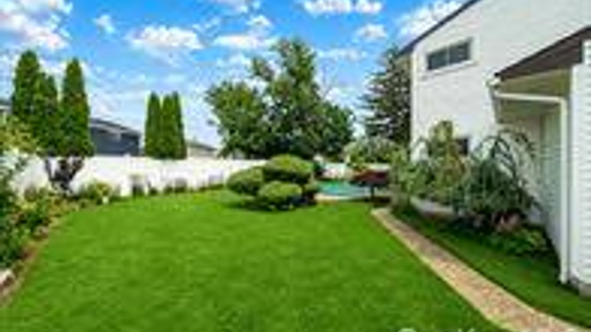 Property at 27 Ventura Drive, North Babylon, NY 11703 4