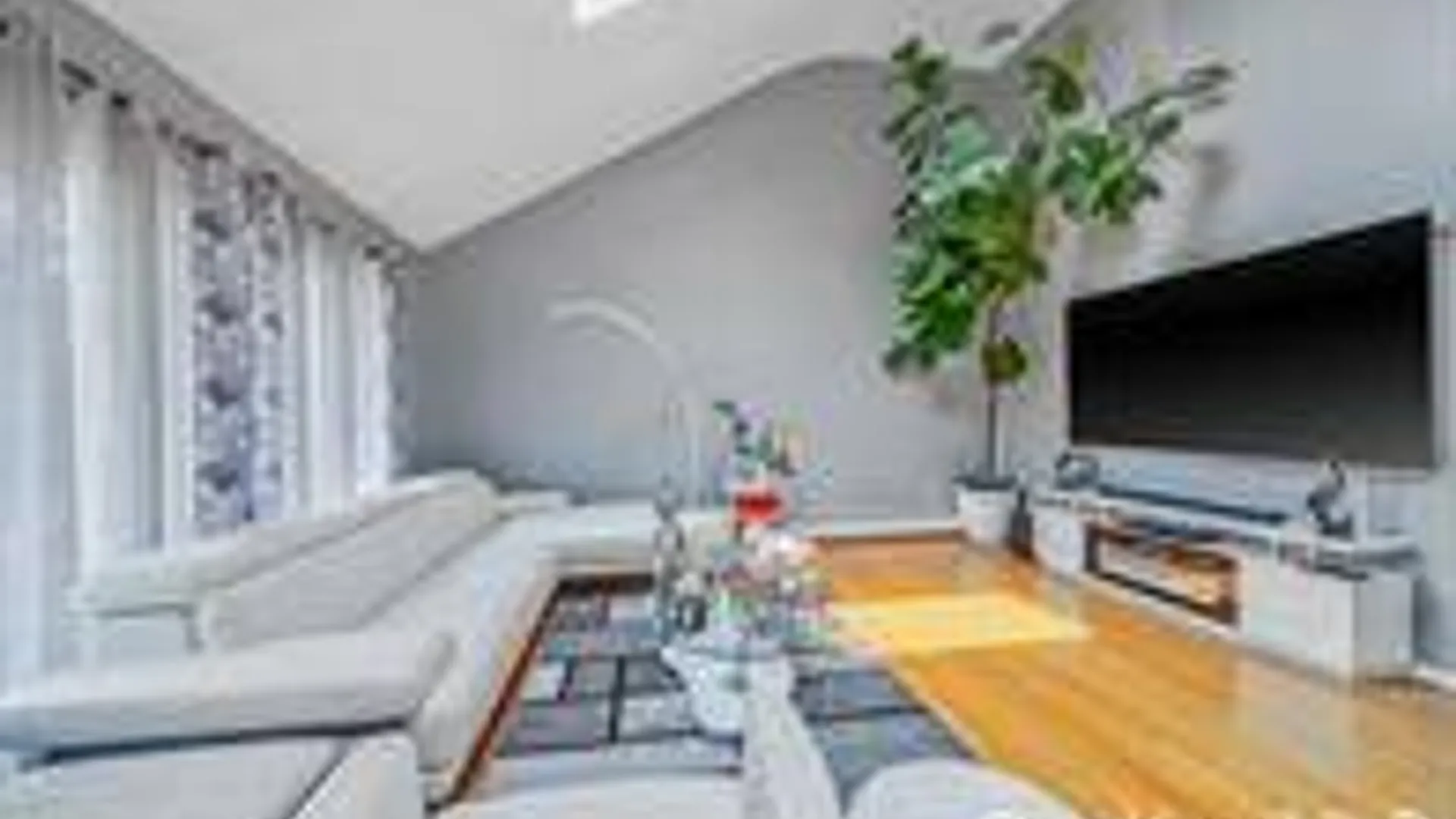 Property at 27 Ventura Drive, North Babylon, NY 11703 7