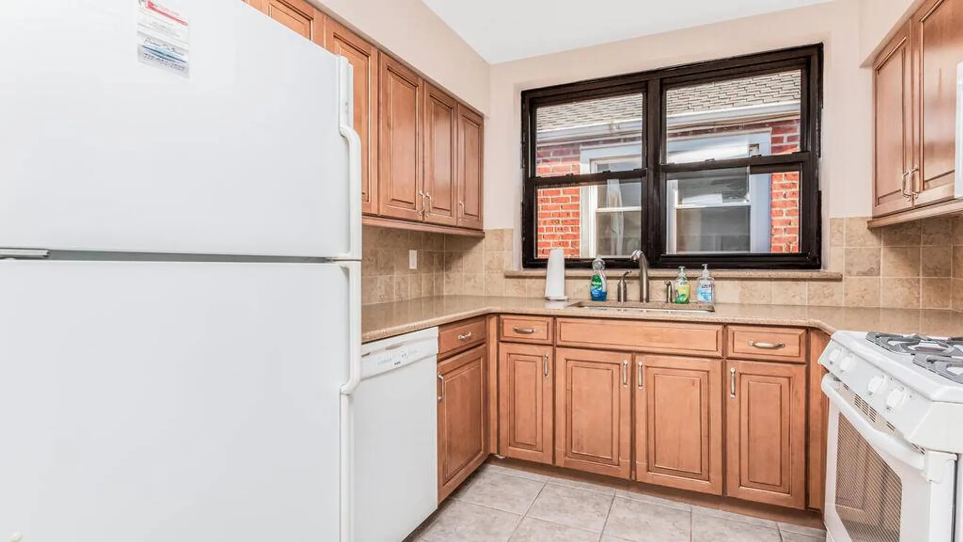 Property at 1863 Williamsbridge Rd, Bronx, NY 10461 16