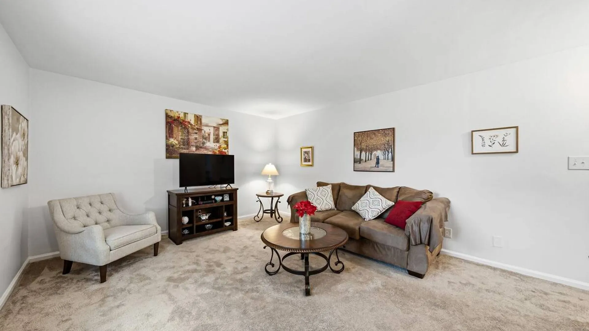 Property at 172 Edmunton, North Babylon, NY 11703 4