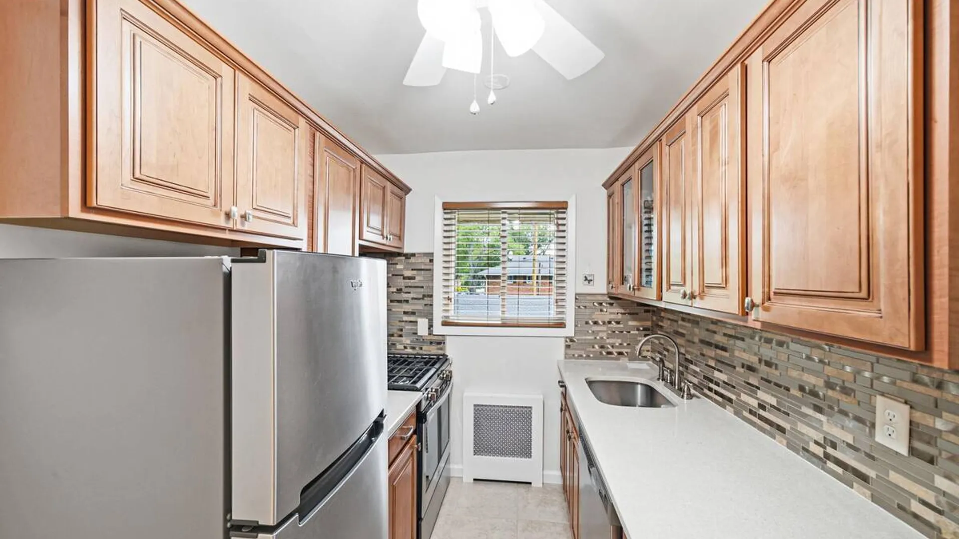 Property at 172 Edmunton, North Babylon, NY 11703 9