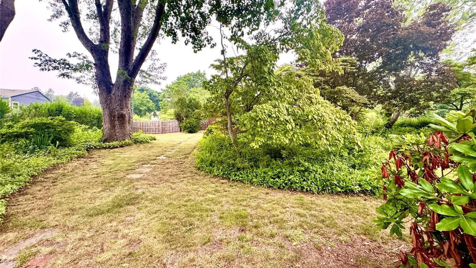 Property at 28 Euclid Avenue, Dix Hills, NY 11746 33