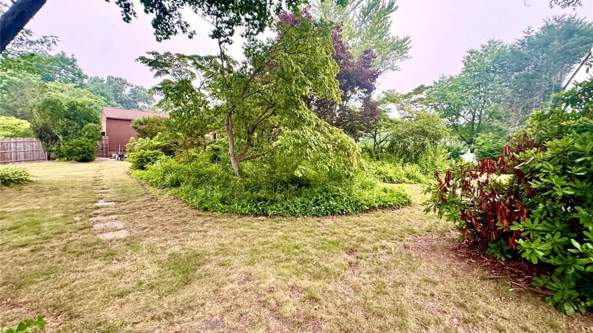 Property at 28 Euclid Avenue, Dix Hills, NY 11746 35