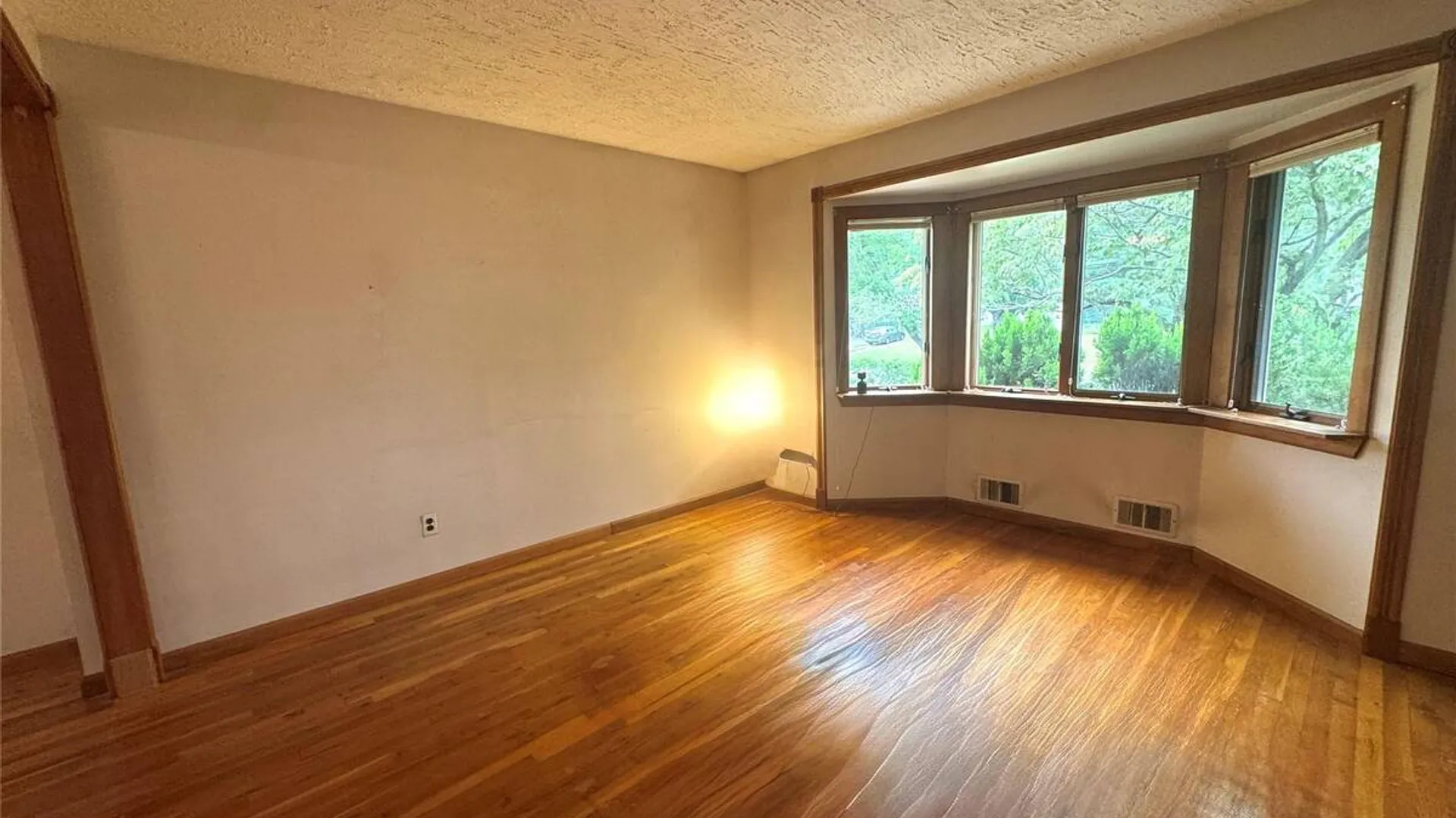 Property at 28 Euclid Avenue, Dix Hills, NY 11746 6