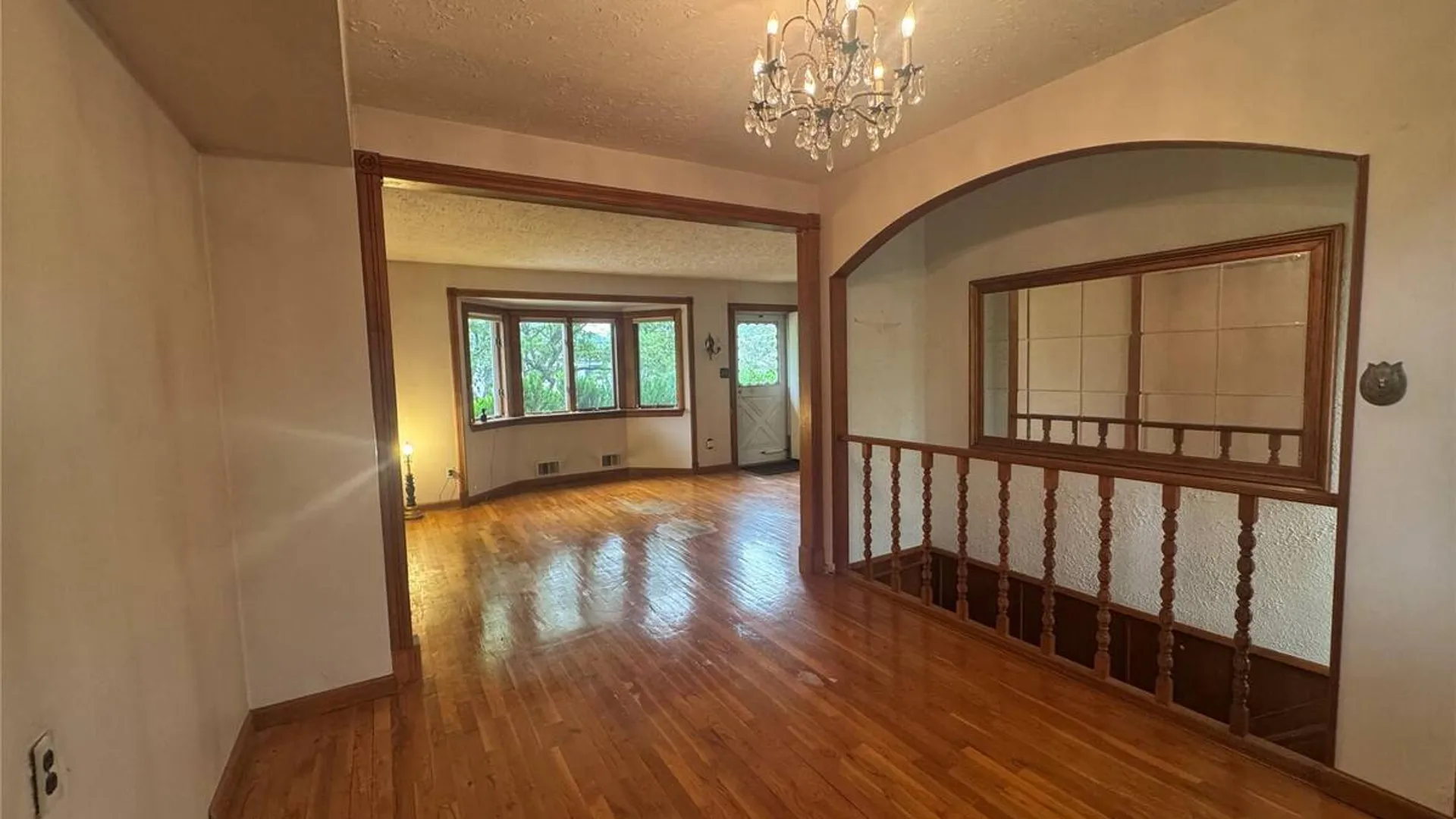 Property at 28 Euclid Avenue, Dix Hills, NY 11746 8