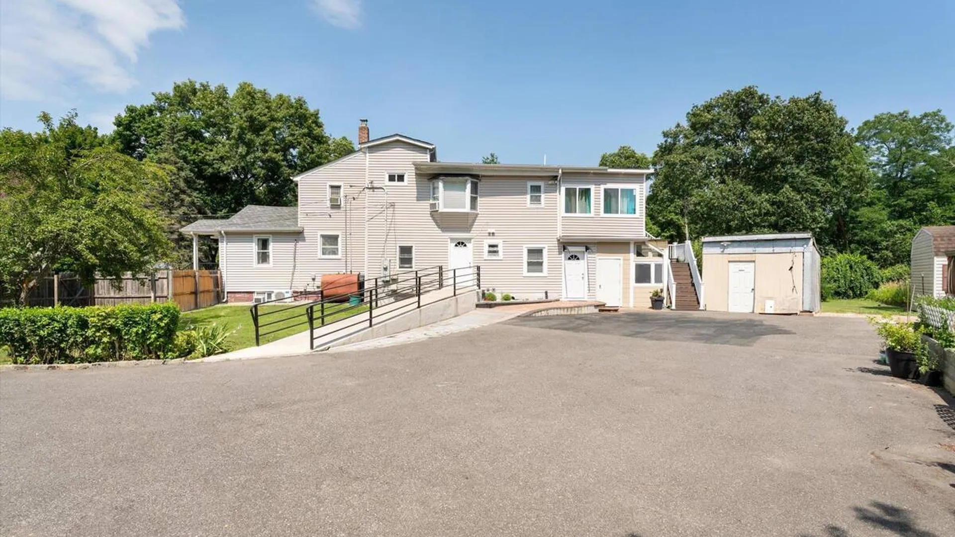 Property at 70 Massachusetts Avenue, Bay Shore, NY 11706 25