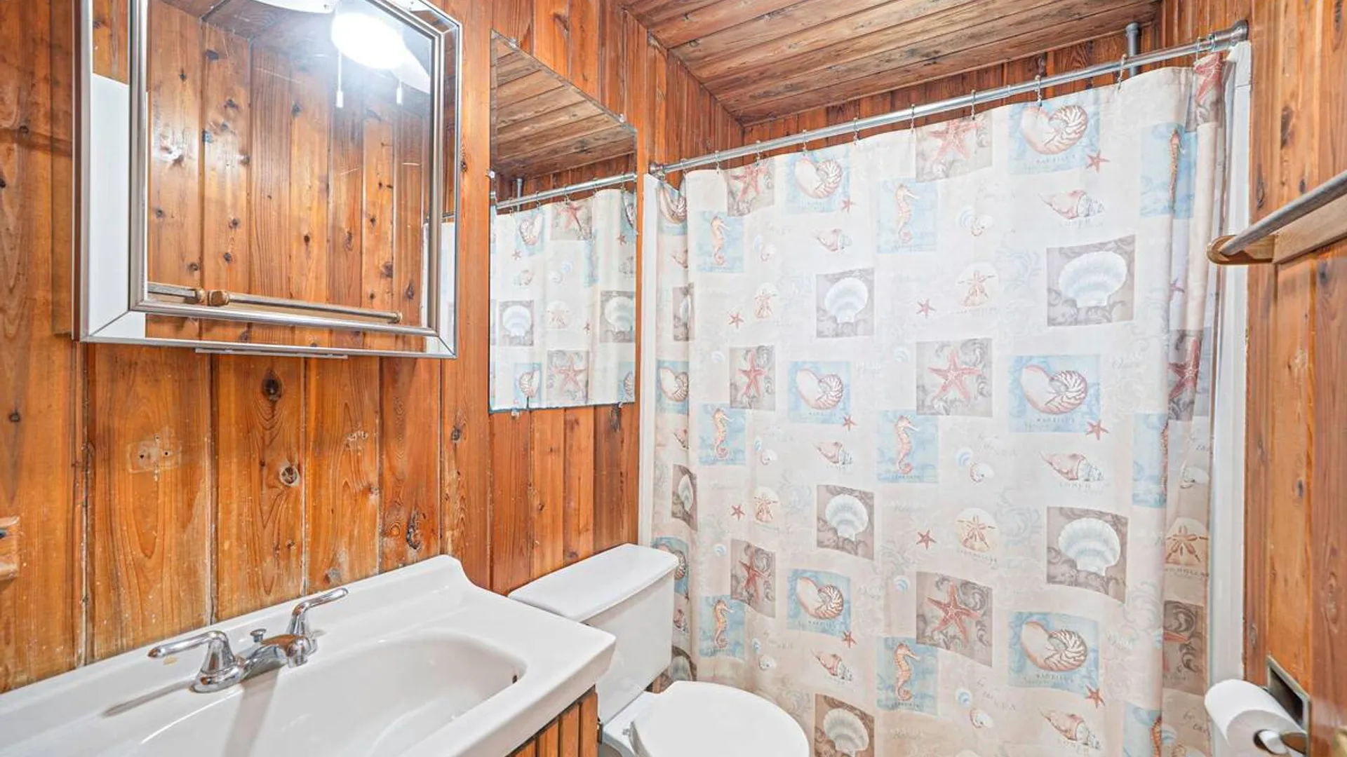 Property at 51 Hampton Avenue, Mastic, NY 11950 13