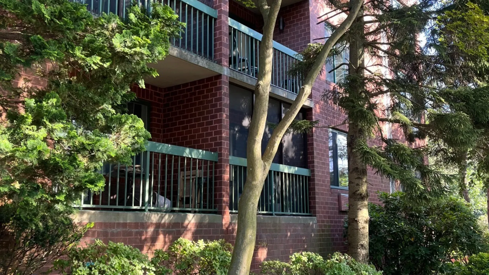 Property at 41 Wellington Ct, Staten Island, NY 10314 5