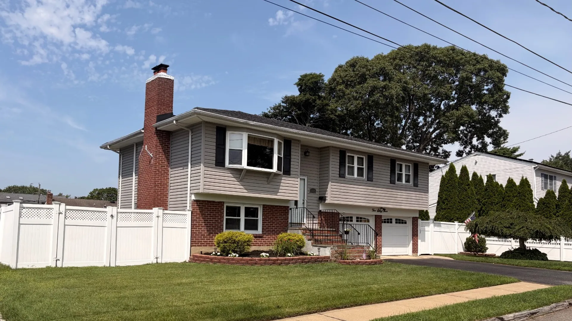 Property at 563 South 13th Street, Lindenhurst, NY 11757 3