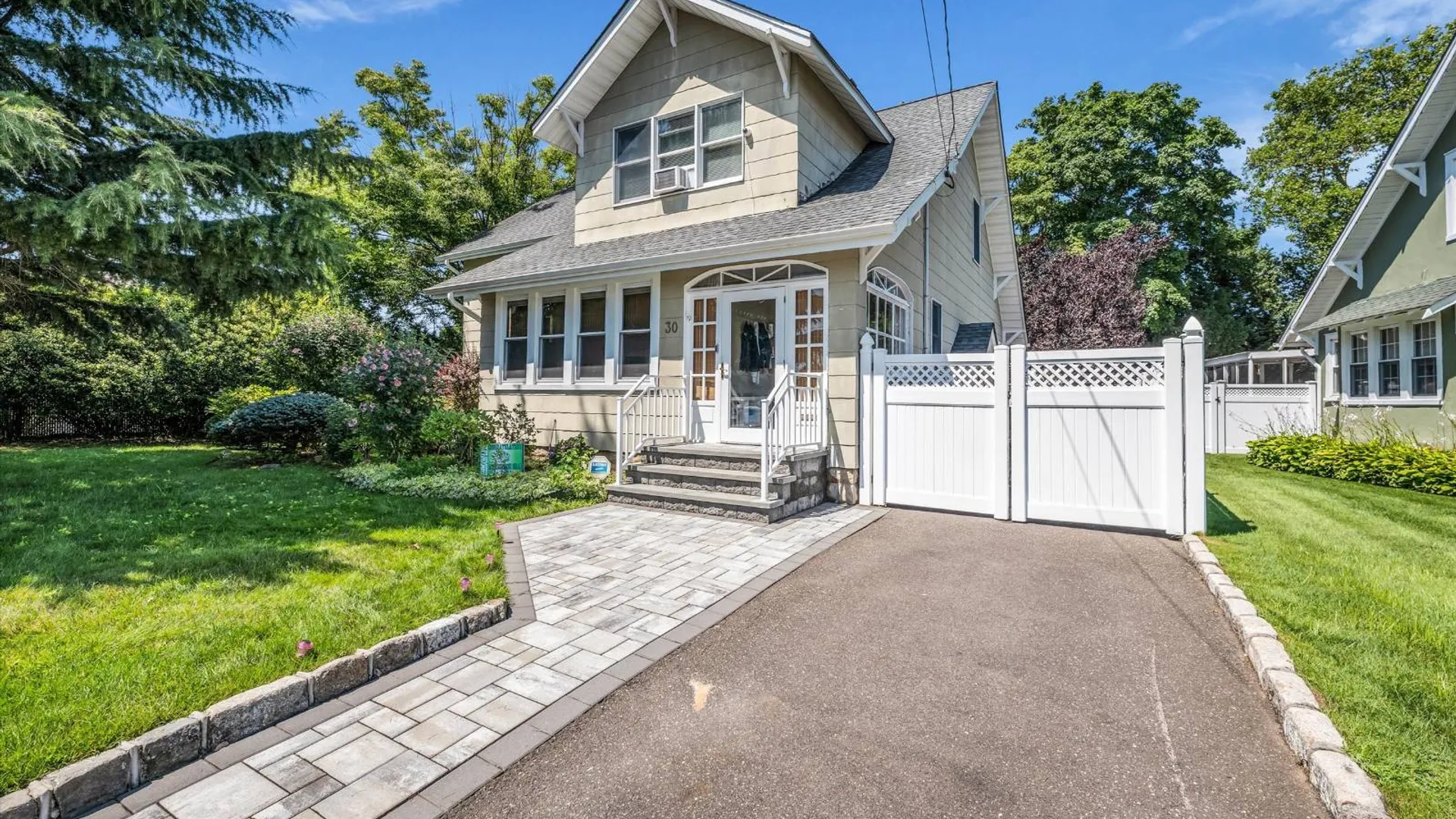 Property at 30 West St, Farmingdale, NY 11735 5