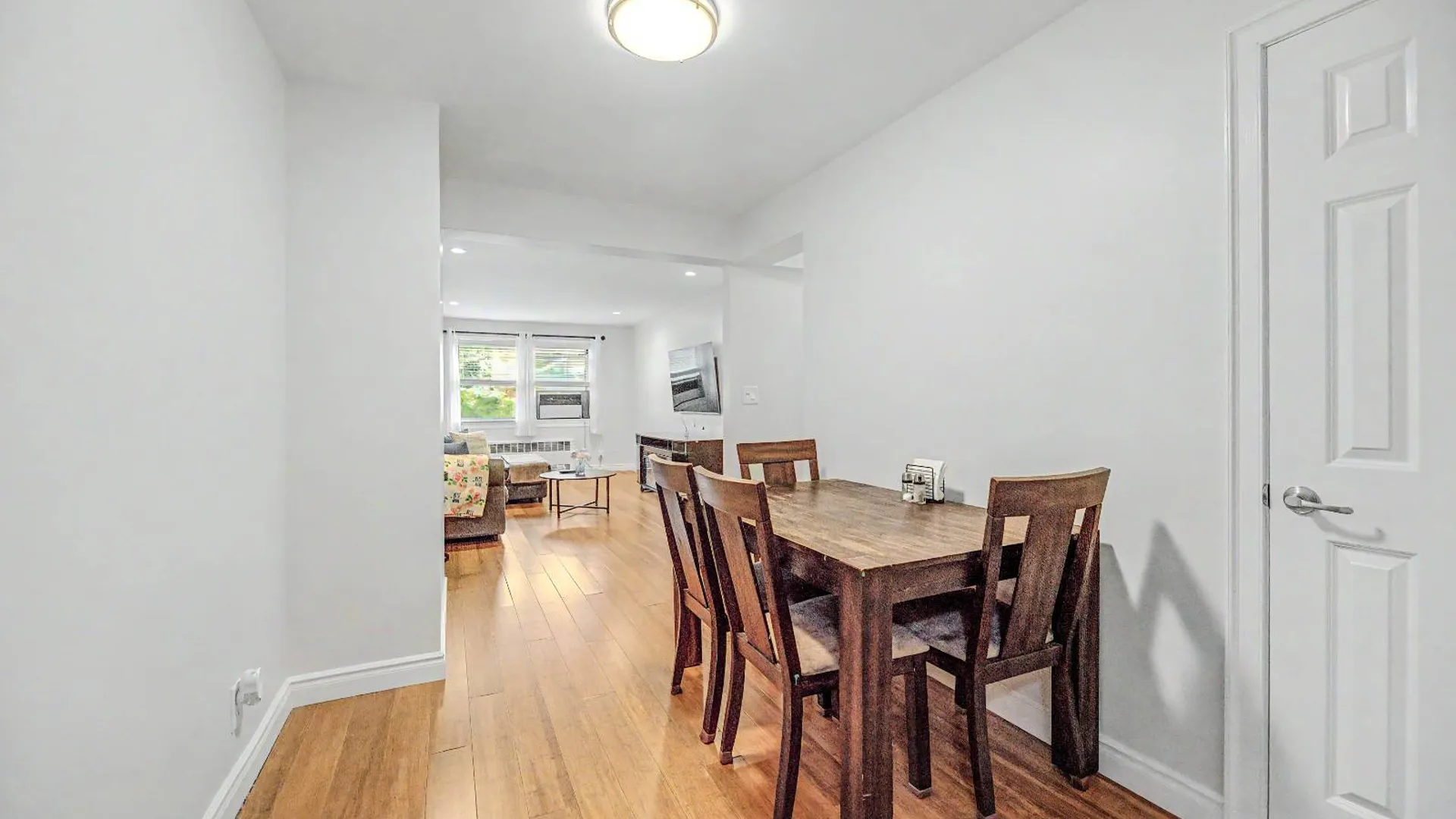 Property at 682 Tuckahoe Road, Yonkers, NY 10710 13