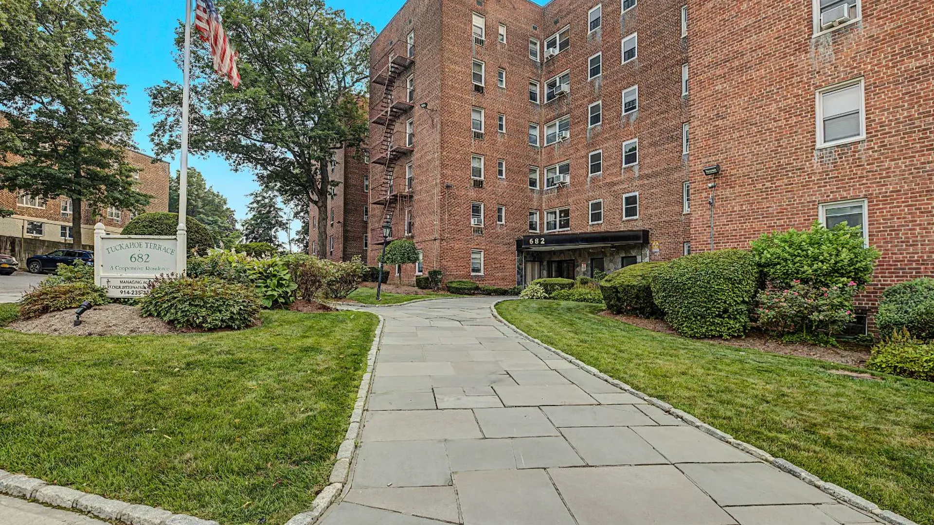 Property at 682 Tuckahoe Road, Yonkers, NY 10710 3